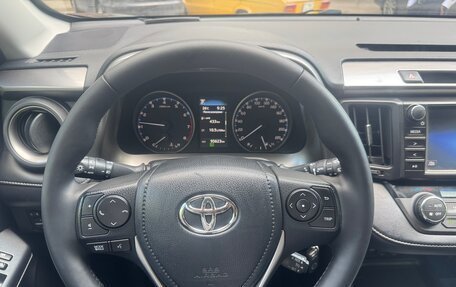 Toyota RAV4, 2017 год, 2 400 000 рублей, 9 фотография