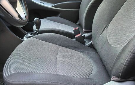 Hyundai Solaris II рестайлинг, 2013 год, 465 000 рублей, 9 фотография