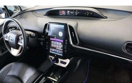 Toyota Prius IV XW50, 2017 год, 1 937 900 рублей, 5 фотография