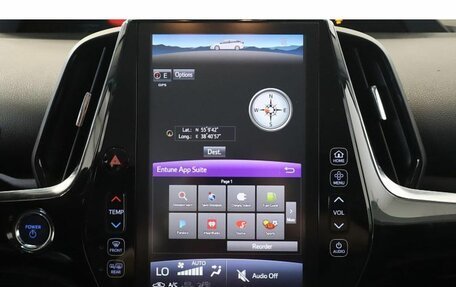 Toyota Prius IV XW50, 2017 год, 1 937 900 рублей, 10 фотография
