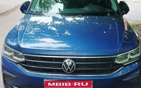 Volkswagen Tiguan II, 2021 год, 1 800 000 рублей, 1 фотография