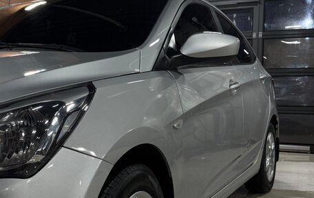 Hyundai Solaris II рестайлинг, 2016 год, 800 000 рублей, 2 фотография
