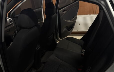 Hyundai Solaris II рестайлинг, 2016 год, 800 000 рублей, 8 фотография