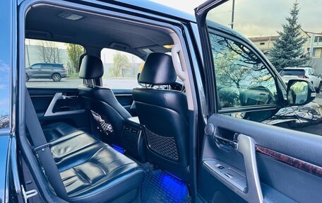 Toyota Land Cruiser 200, 2013 год, 2 850 000 рублей, 7 фотография