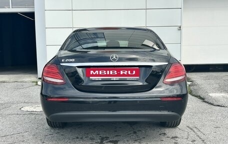 Mercedes-Benz E-Класс, 2018 год, 2 750 000 рублей, 6 фотография