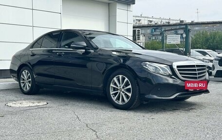 Mercedes-Benz E-Класс, 2018 год, 2 750 000 рублей, 4 фотография