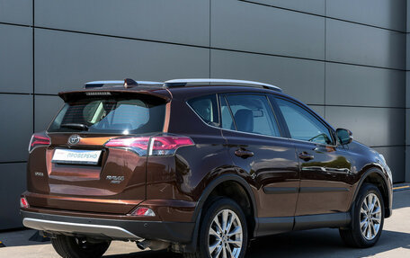 Toyota RAV4, 2017 год, 2 549 000 рублей, 6 фотография