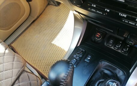 Toyota Land Cruiser Prado 120 рестайлинг, 2005 год, 1 720 000 рублей, 14 фотография