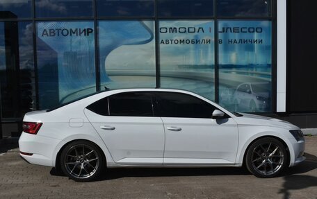 Skoda Superb III рестайлинг, 2018 год, 1 780 000 рублей, 4 фотография