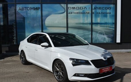 Skoda Superb III рестайлинг, 2018 год, 1 780 000 рублей, 3 фотография