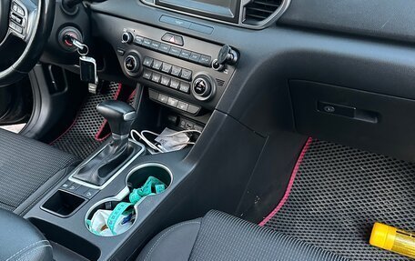 KIA Sportage IV рестайлинг, 2018 год, 1 880 000 рублей, 3 фотография