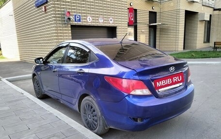 Hyundai Solaris II рестайлинг, 2011 год, 375 000 рублей, 3 фотография