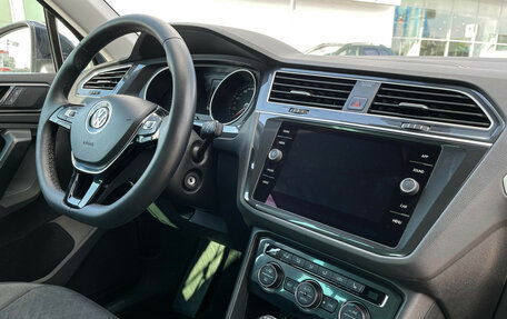 Volkswagen Tiguan II, 2017 год, 1 997 000 рублей, 12 фотография