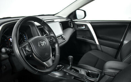 Toyota RAV4, 2018 год, 2 399 000 рублей, 10 фотография