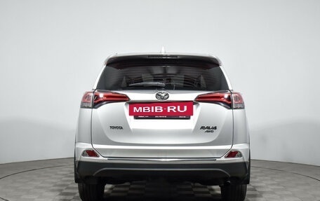 Toyota RAV4, 2018 год, 2 399 000 рублей, 7 фотография