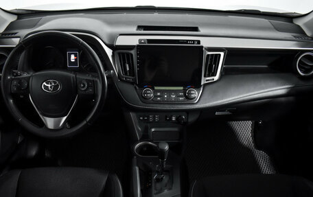 Toyota RAV4, 2018 год, 2 399 000 рублей, 16 фотография