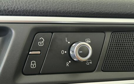 Volkswagen Touareg III, 2012 год, 2 080 000 рублей, 12 фотография