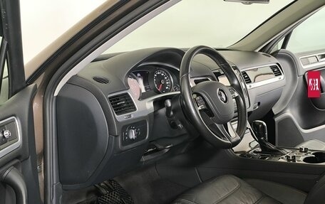 Volkswagen Touareg III, 2012 год, 2 080 000 рублей, 7 фотография