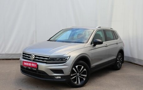 Volkswagen Tiguan II, 2019 год, 2 235 000 рублей, 1 фотография