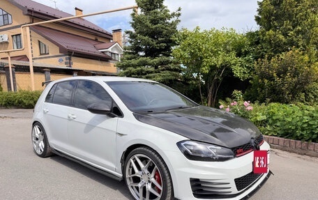 Volkswagen Golf GTI VII, 2016 год, 1 985 000 рублей, 2 фотография