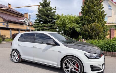Volkswagen Golf GTI VII, 2016 год, 1 985 000 рублей, 13 фотография