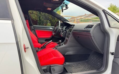 Volkswagen Golf GTI VII, 2016 год, 1 985 000 рублей, 26 фотография