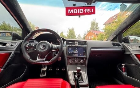 Volkswagen Golf GTI VII, 2016 год, 1 985 000 рублей, 22 фотография