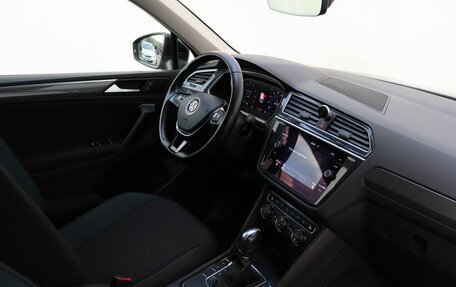 Volkswagen Tiguan II, 2019 год, 2 235 000 рублей, 10 фотография
