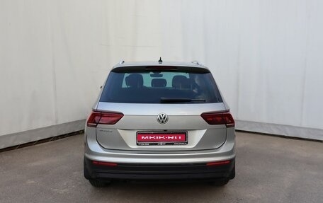 Volkswagen Tiguan II, 2019 год, 2 235 000 рублей, 5 фотография