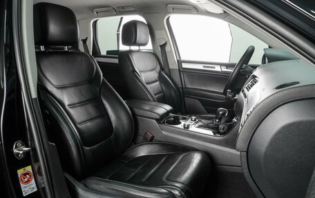 Volkswagen Touareg III, 2011 год, 1 595 000 рублей, 8 фотография