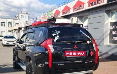 Mitsubishi Pajero Sport III рестайлинг, 2016 год, 2 550 000 рублей, 2 фотография