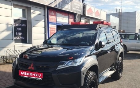Mitsubishi Pajero Sport III рестайлинг, 2016 год, 2 550 000 рублей, 4 фотография