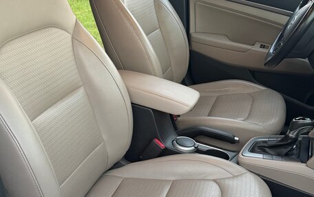 Hyundai Elantra VI рестайлинг, 2017 год, 1 650 000 рублей, 12 фотография