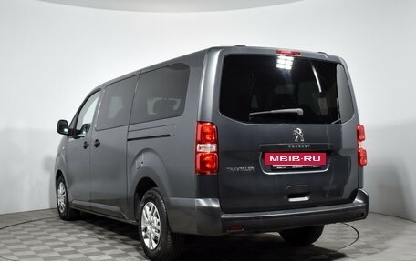 Peugeot Traveller I, 2018 год, 2 550 000 рублей, 8 фотография