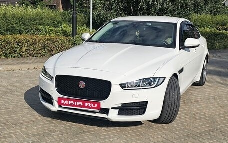 Jaguar XE I рестайлинг, 2015 год, 2 950 000 рублей, 4 фотография