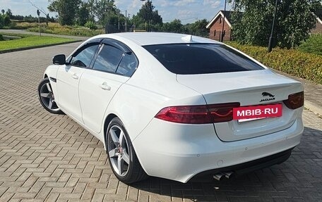 Jaguar XE I рестайлинг, 2015 год, 2 950 000 рублей, 9 фотография