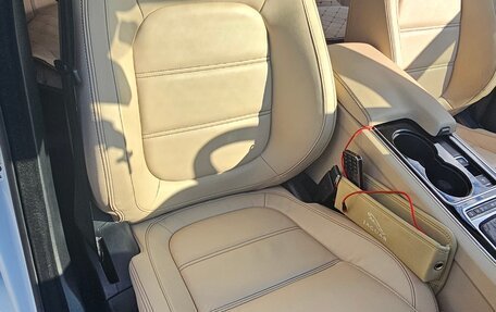 Jaguar XE I рестайлинг, 2015 год, 2 950 000 рублей, 19 фотография