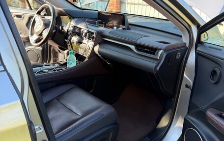 Lexus RX IV рестайлинг, 2018 год, 4 200 000 рублей, 9 фотография