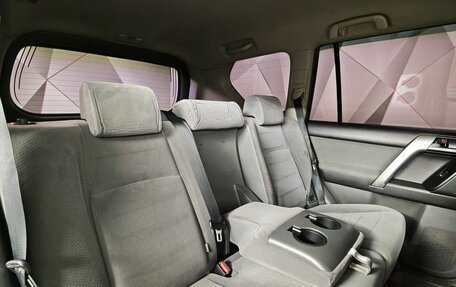 Toyota Land Cruiser Prado 150 рестайлинг 2, 2012 год, 2 419 000 рублей, 17 фотография