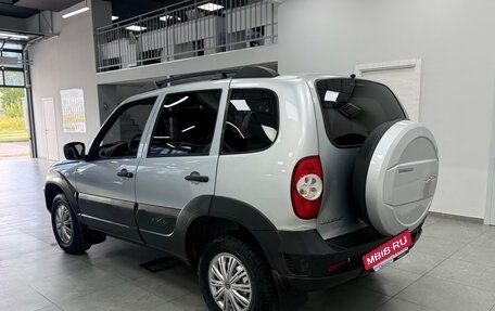 Chevrolet Niva I рестайлинг, 2018 год, 699 000 рублей, 8 фотография
