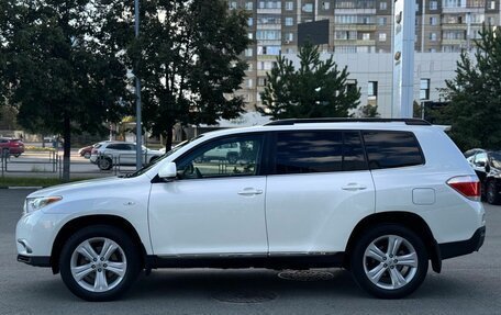 Toyota Highlander III, 2012 год, 1 800 000 рублей, 10 фотография