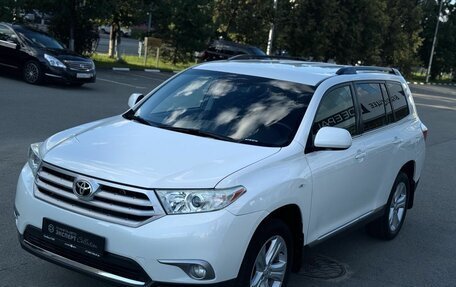 Toyota Highlander III, 2012 год, 1 800 000 рублей, 5 фотография