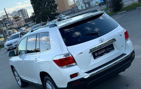 Toyota Highlander III, 2012 год, 1 800 000 рублей, 11 фотография