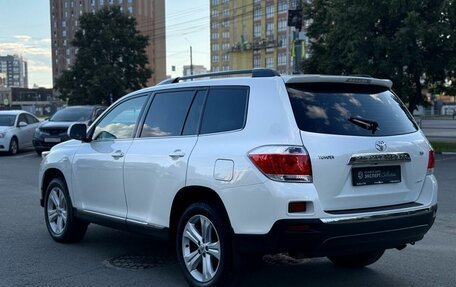 Toyota Highlander III, 2012 год, 1 800 000 рублей, 9 фотография