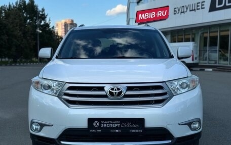 Toyota Highlander III, 2012 год, 1 800 000 рублей, 3 фотография
