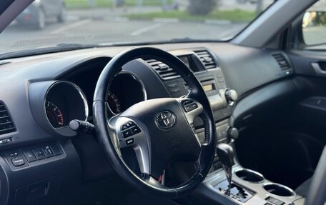 Toyota Highlander III, 2012 год, 1 800 000 рублей, 17 фотография