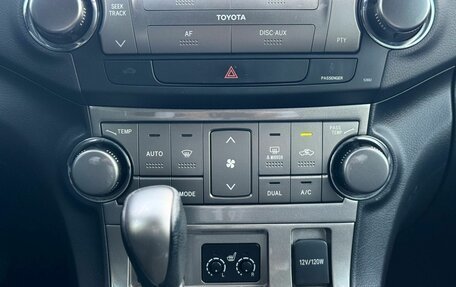 Toyota Highlander III, 2012 год, 1 800 000 рублей, 20 фотография