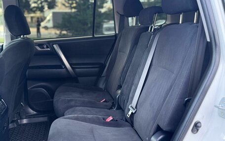 Toyota Highlander III, 2012 год, 1 800 000 рублей, 22 фотография