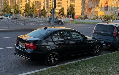 BMW 3 серия, 2011 год, 750 000 рублей, 2 фотография