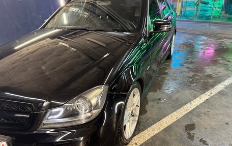 Mercedes-Benz C-Класс, 2011 год, 1 500 000 рублей, 2 фотография